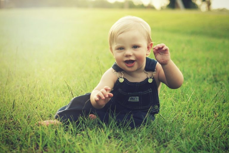 Conseils pratiques pour bien choisir sa baby-sitter