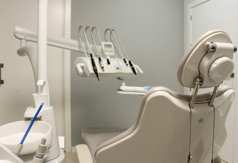 Quel type d’équipement un dentiste utilise-t-il ?